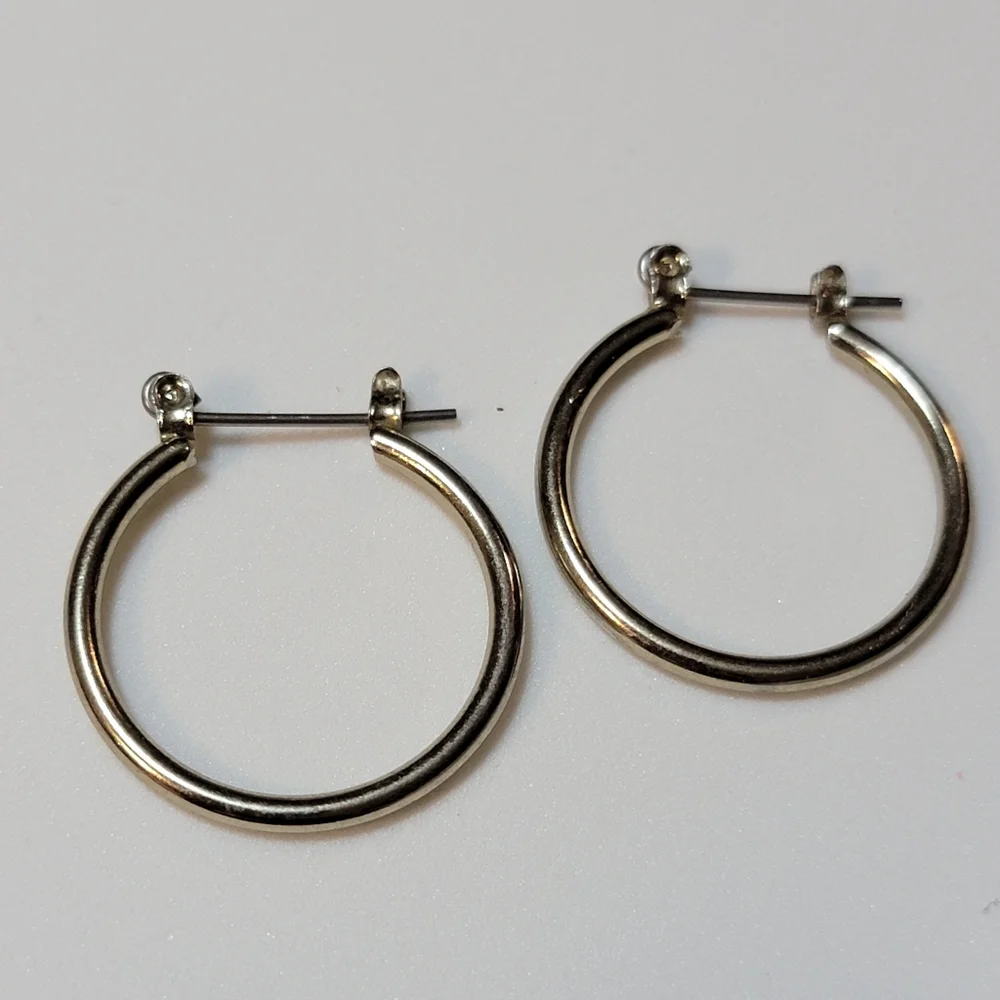 N/A hoop earrings